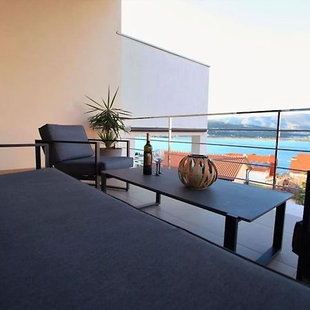 Luxury Villa Lana Apt, Seaview Terrace, Large Outdoor Space, Bbq Трогир Экстерьер фото