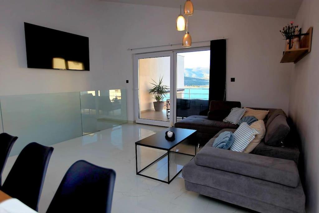 Luxury Villa Lana Apt, Seaview Terrace, Large Outdoor Space, Bbq Трогир Экстерьер фото