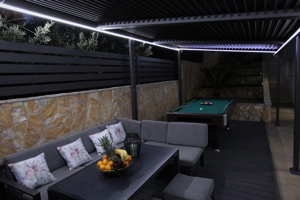 Luxury Villa Lana Apt, Seaview Terrace, Large Outdoor Space, Bbq Трогир Экстерьер фото