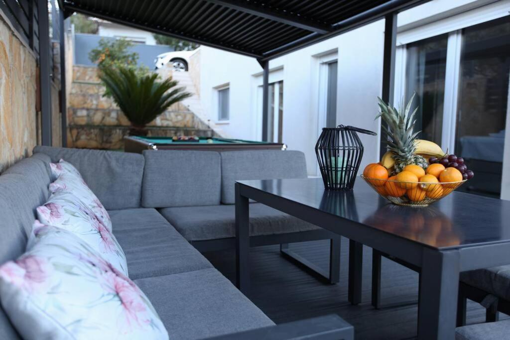 Luxury Villa Lana Apt, Seaview Terrace, Large Outdoor Space, Bbq Трогир Экстерьер фото