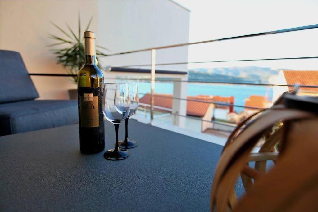 Luxury Villa Lana Apt, Seaview Terrace, Large Outdoor Space, Bbq Трогир Экстерьер фото